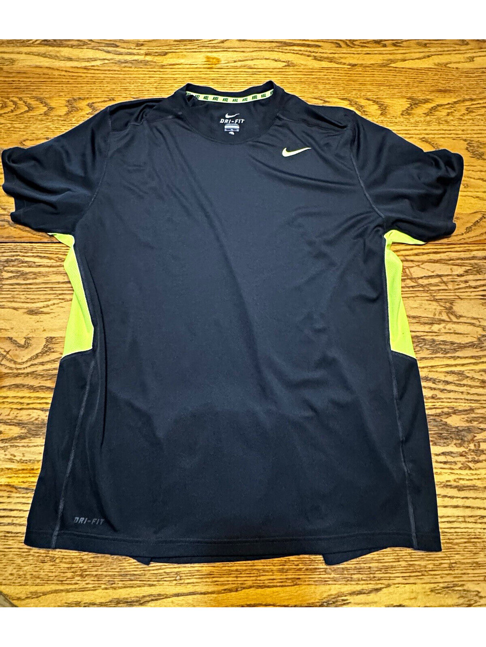 Nike Dri-FIT Mens XL Black Green Colorblock Short Sleeve Crew Neck Logo Tee